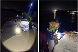 Bắt giữ 2 phương tiện tàng trữ gần 43m3 cát lậu ở Vĩnh Long