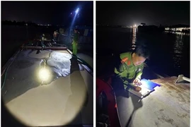 Bắt giữ 2 phương tiện tàng trữ gần 43m3 cát lậu ở Vĩnh Long