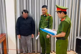 Sản xuất giò chả có hàn the, chủ cơ sở bị khởi tố