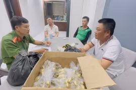 Bắt nhóm đối tượng “hô biến” đồ giả thành cổ vật để lừa đảo