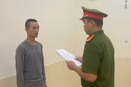 Bắt “nóng” đối tượng đột nhập cửa hàng Thế giới di động trộm hàng loạt Iphone