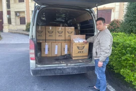 Truy bắt đối tượng vận chuyển gần 2.000 bao thuốc lá lậu ở Quảng Trị