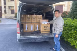 Truy bắt đối tượng vận chuyển gần 2.000 bao thuốc lá lậu ở Quảng Trị