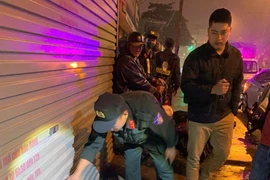 Bắt 'nữ quái' vận chuyển 900 bao thuốc lá lậu ở Quảng Trị