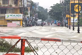 Ngập lụt cục bộ, TP Huế sơ tán hàng trăm hộ dân