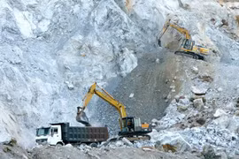 Thủ tướng chỉ đạo gỡ “điểm nghẽn” pháp luật trong lĩnh vực khoáng sản, đất đai