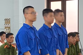 "Chơi" ma tuý trong quán bar, 3 anh em ruột dắt nhau vào tù