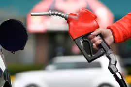 Giá xăng hôm nay 24/6: Tiếp tục tăng mạnh?