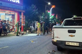 Đâm vào xe ôtô đậu bên đường, một học sinh tử vong ở Hà Tĩnh