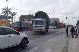 Xe máy va chạm xe tải trên quốc lộ 1A, người đàn ông tử vong tại chỗ