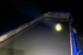 Bắt giữ ghe sắt vận chuyển hơn 242m3 cát lậu