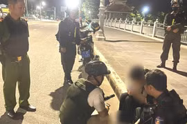 Kịp thời ngăn chặn nữ sinh nhảy cầu Dã Viên tự vẫn