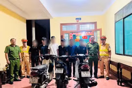 Lập biên bản nhóm thanh niên lạng lách, đánh võng ở Quảng Trị