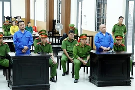 Buôn bán cái 'chết trắng', 2 bị cáo lĩnh 32 năm tù giam