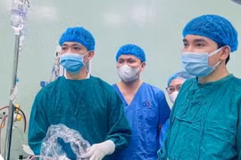 Bệnh nhi ở Nghệ An bị nhiễm trùng ổ mắt do viêm xoang