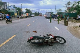 Va chạm với xe tải trên quốc lộ 15B, cụ ông đi xe máy tử vong