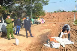 Tiêu huỷ hàng nghìn bao thuốc lá lậu ở Quảng Trị