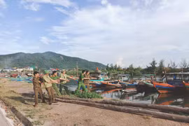 Hà Tĩnh khẩn trương kêu gọi tàu thuyền vào tránh trú bão số 5