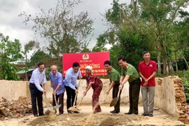 Bộ Công an hỗ trợ xây nhà cho người phụ nữ đơn thân bị ảnh hưởng bão số 5