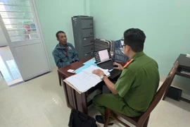 Đâm trọng thương con rể hàng xóm vì hát karaoke gây ồn ào