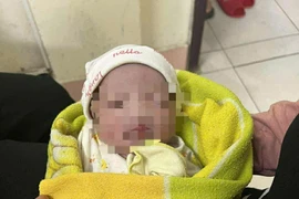 Bé gái sơ sinh bị bỏ rơi trong căn nhà hoang ở Quảng Trị