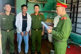 Bắt quả tang nhóm đối tượng thuê nhà nghỉ 'đập đá' ở Quảng Trị