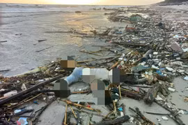 Phát hiện thi thể người đàn ông trôi dạt vào bờ biển ở Quảng Trị