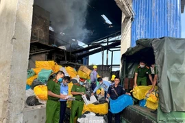 An Giang tiêu hủy hơn 256.000 bao thuốc lá nhập lậu