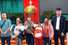 Bé gái bị cha dượng bạo hành ở Hà Tĩnh đã ra viện