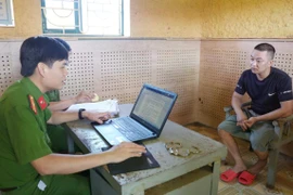 Thuê xe ô tô mang đi cầm cố để lấy tiền đánh bạc