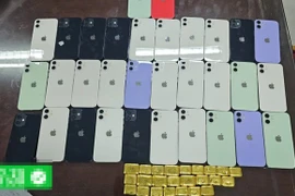 Phát hiện vụ vận chuyển 24 lượng vàng, 32 điện thoại iPhone 'lậu'