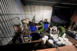 Công an Lâm Đồng triệt phá cơ sở nghi sản xuất phân bón giả quy mô lớn