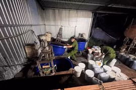 Công an Lâm Đồng triệt phá cơ sở nghi sản xuất phân bón giả quy mô lớn