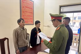 Khởi tố đối tượng lừa bán pháo, chiếm đoạt tiền của nhiều bị hại