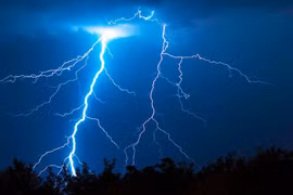 Một người dân ở Bình Thuận bị sét đánh tử vong