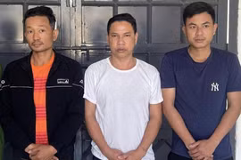 Ra nghĩa trang chơi ma tuý, 3 đối tượng bị khởi tố