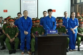 Cặp vợ chồng dắt nhau vào tù vì buôn “cái chết trắng"