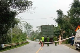 Tông vào đuôi xe đầu kéo, tài xế xe máy tử vong thương tâm
