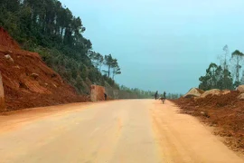 Đường ven biển ở Hà Tĩnh thông tuyến trở lại