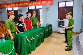 Bắt quả tang ổ nhóm đánh bạc ở Quảng Trị