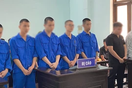 “Bay lắc” ở quán karaoke, nhóm bạn cùng nhau vào tù