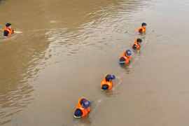 Tìm thấy thi thể nam thanh niên mất tích trên sông Cánh Hòm