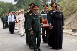 Xúc động lễ truy điệu, an táng 8 hài cốt liệt sĩ ở Quảng Trị