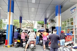 Giá xăng hôm nay 30/5: Tăng giảm trái chiều?