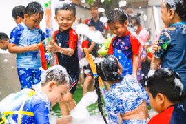Cùng con lớn lên trong thế giới nghệ thuật và sáng tạo