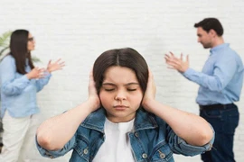 Làm sao để cha mẹ ly hôn không ảnh hưởng đến con?