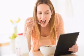 Vì sao dân văn phòng dễ mắc bệnh dạ dày?