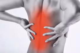 Vì sao không nên tự chữa đau lưng mãn tính?