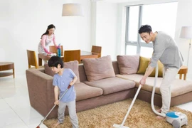 Phân chia việc nhà trong gia đình hiện đại