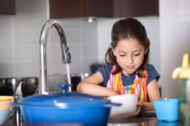 Dạy con tự lập từ nhỏ, xu hướng nuôi dạy hiện đại